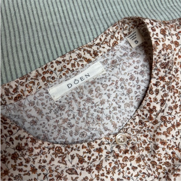 Doen Floral Blouse in Warm Beige - Picture 10 of 10